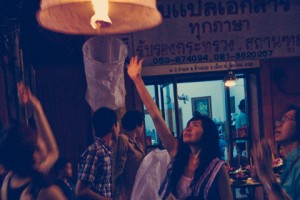 Loy krathong, fête des lumières à Chiang Mai