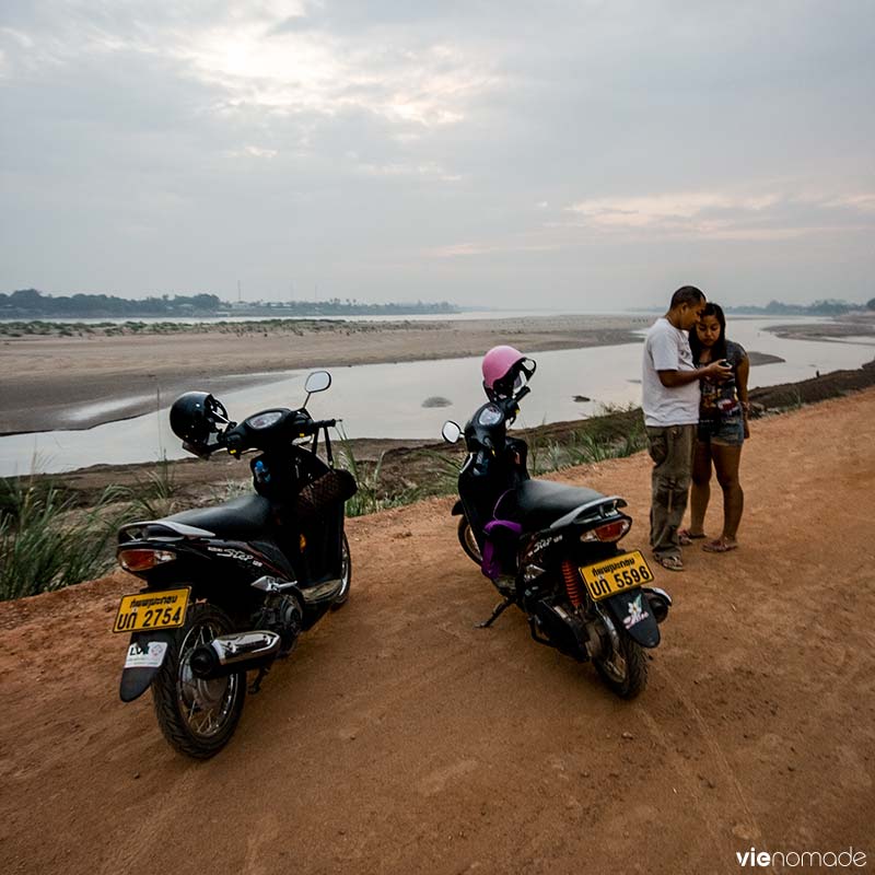 En scooter à Vientiane