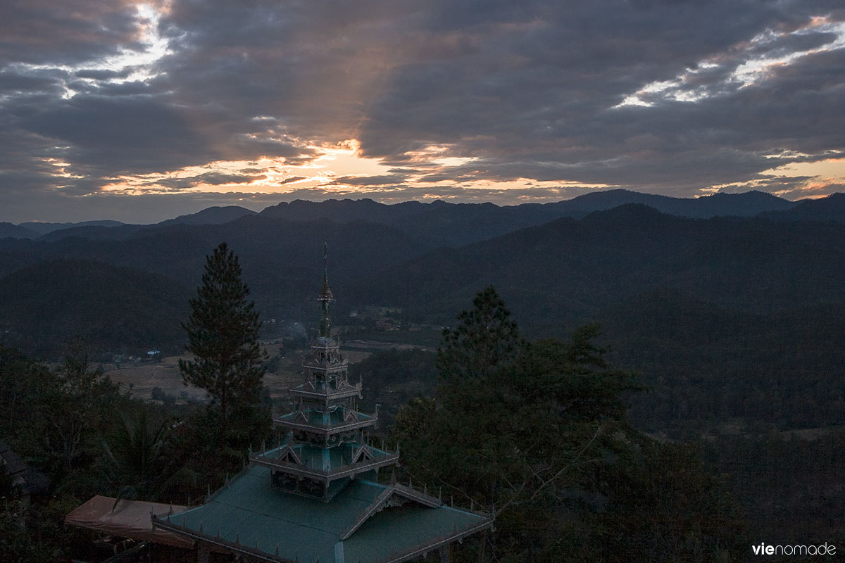 Mae Hong Son et le temple sur la montagne