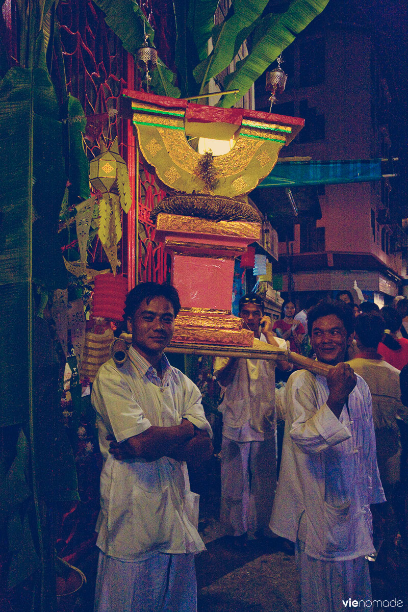 Loi krathong à Chiang Mai, Thaïlande