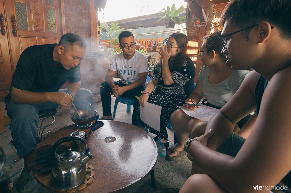 Dégustation de café thaïlandais au Fahsai Homestay, Bangkok