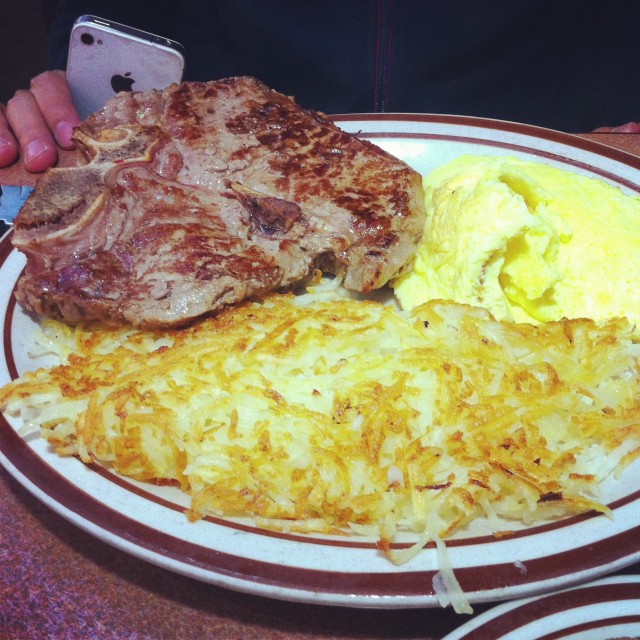 Un petit-déjeuner chez Denny's Un petit-déjeuner chez Denny's