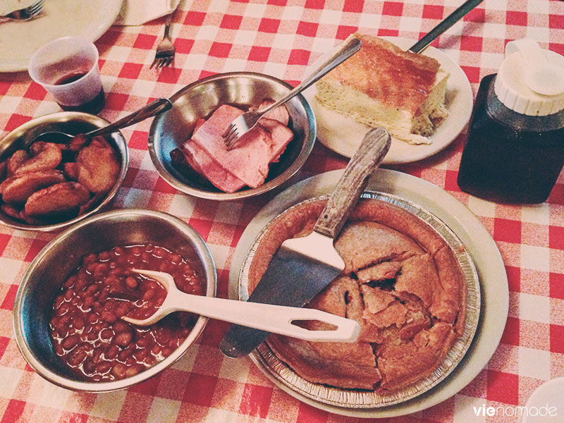 Repas de la Cabane à sucre au Québec