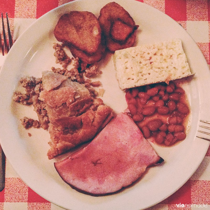 Repas de la Cabane à sucre au Québec