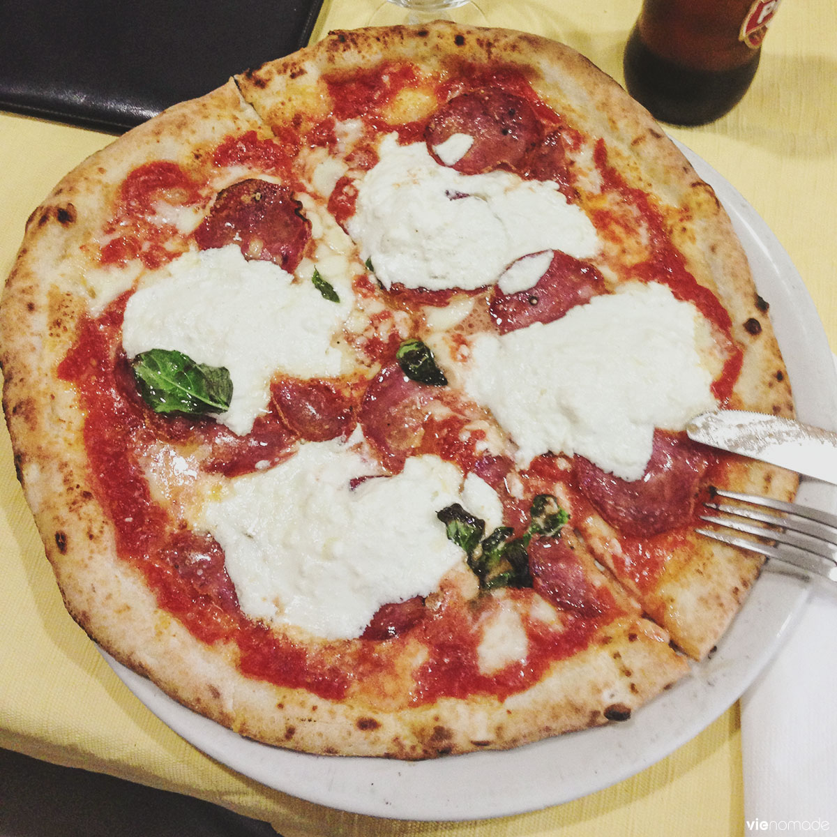 Pizza margherita à Naples