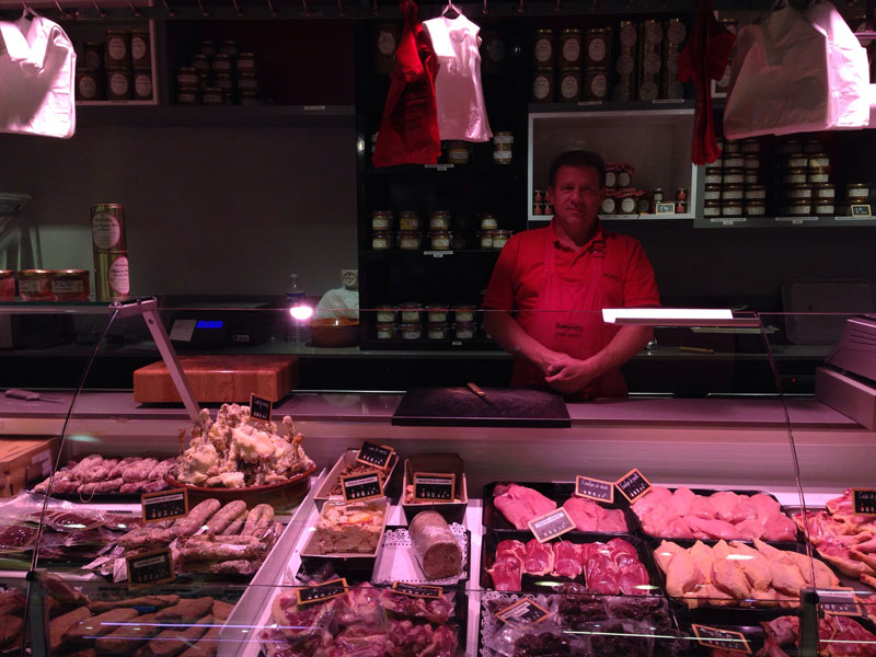 Artisan charcutier au marché Victor Hugo, Toulouse