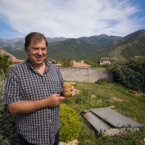 Jacques Laurent, apiculteur corse