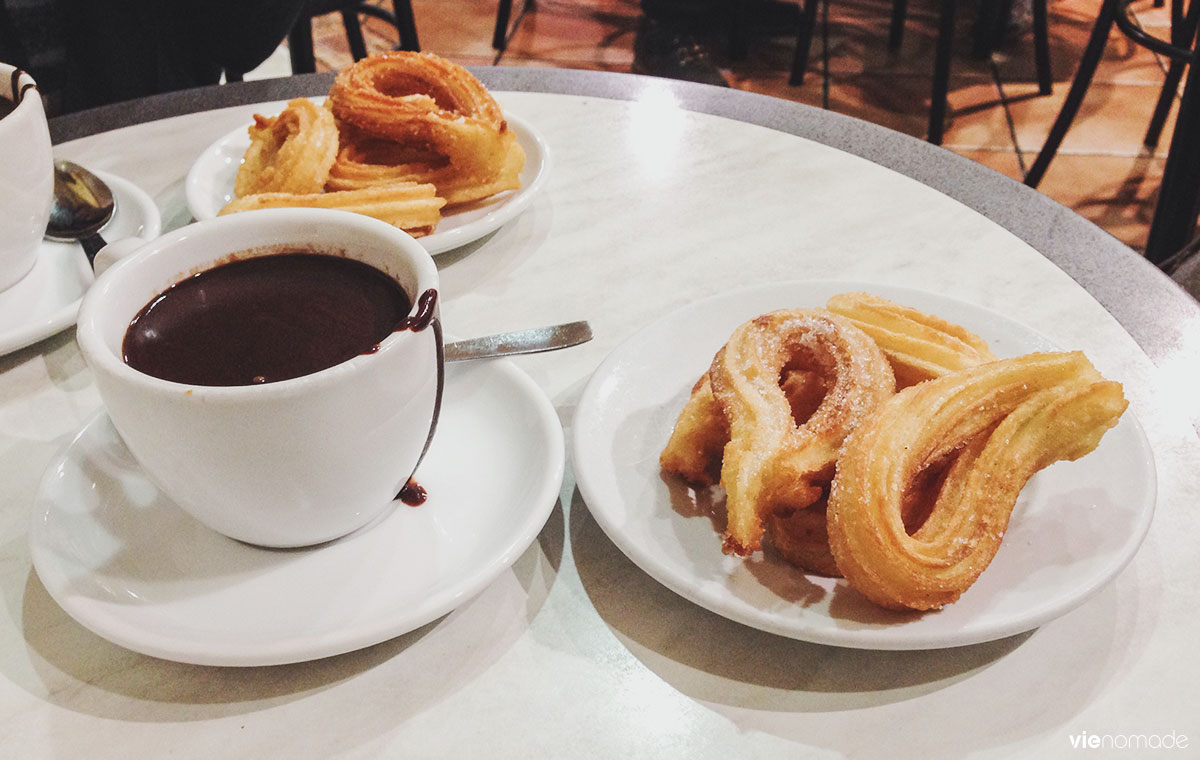 Manger des churros à Barcelone