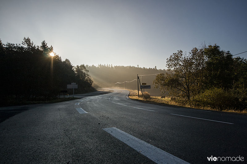 Route en Auvergne: Pradeaux