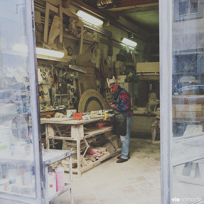 Artisan du marbre à Rome