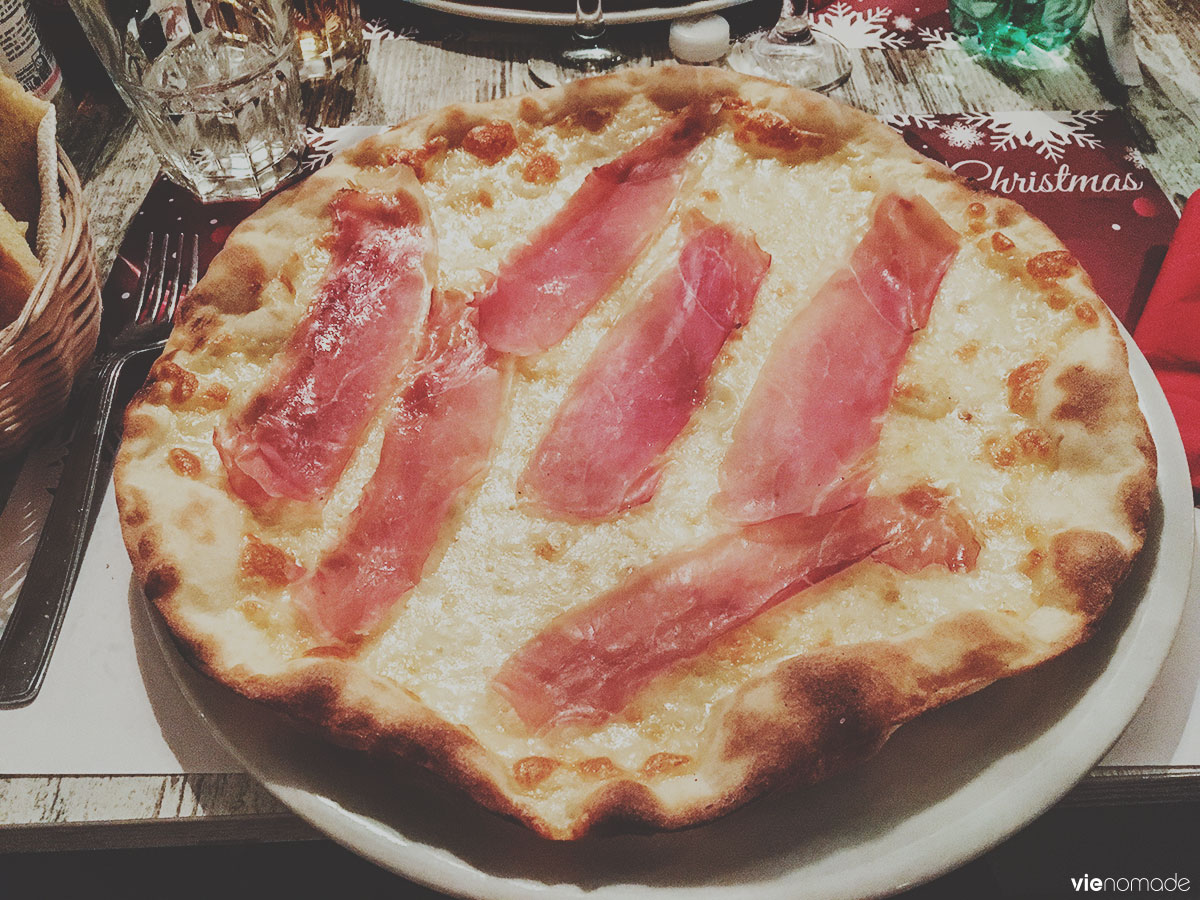 Une pizza romaine, à Rome!