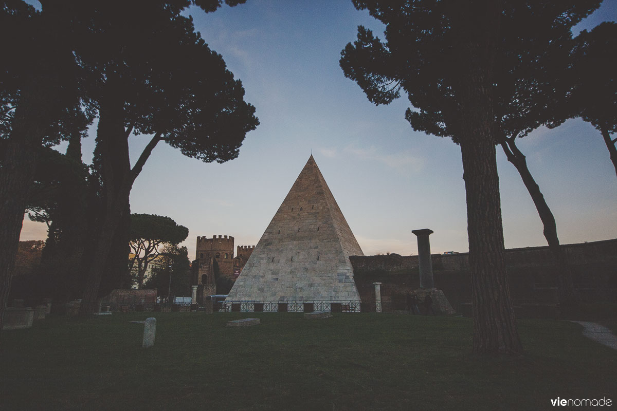 La pyramide de Rome, tombe de Caïus Cestius