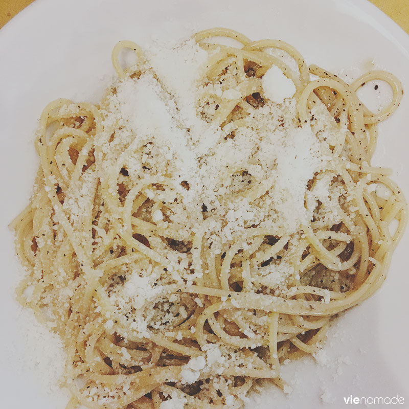 spaghetti-cacio-pepe-rome