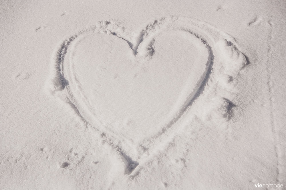 Un coeur dans la neige