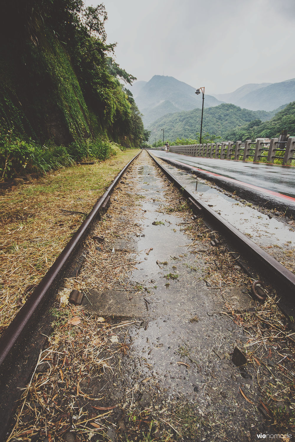 Les rails des anciens cargos de charbon à Houtong