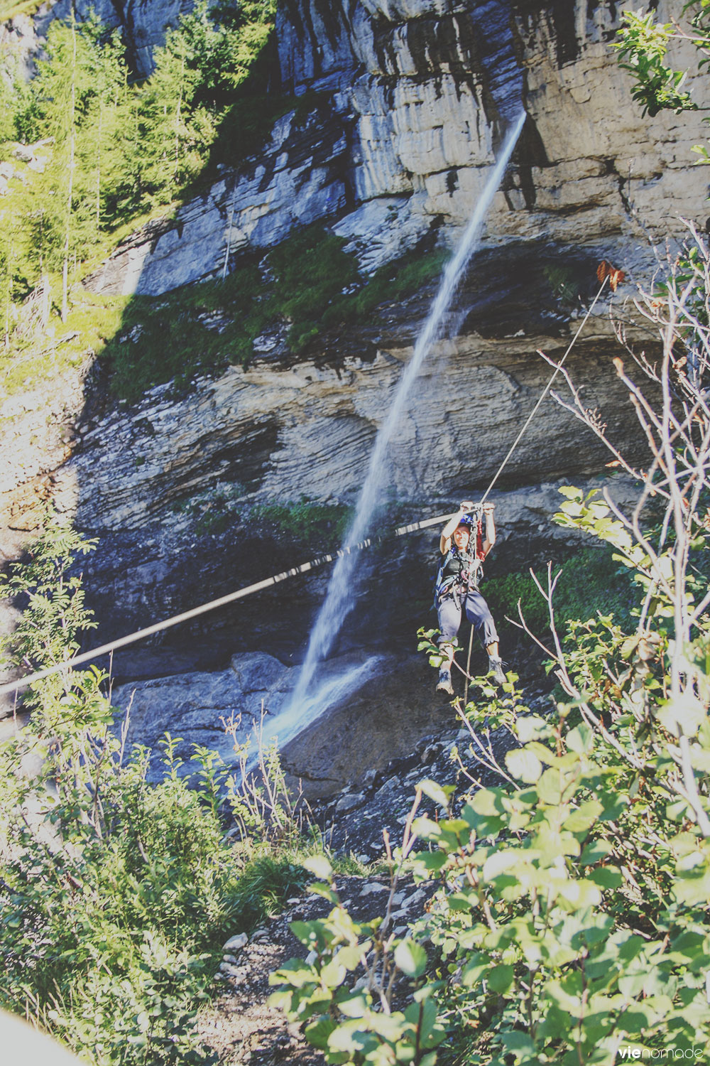 Tyrolienne de la via ferrata de la cascade du dar