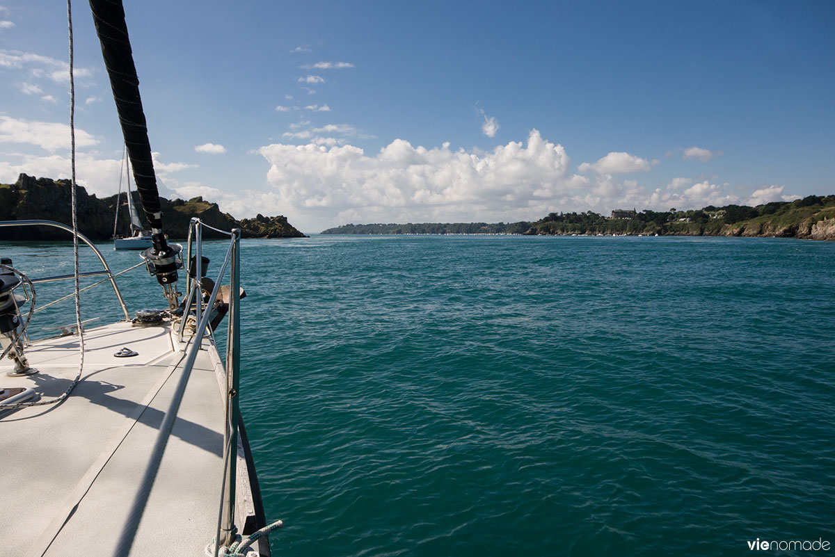 Pointe du Grouin en voilier