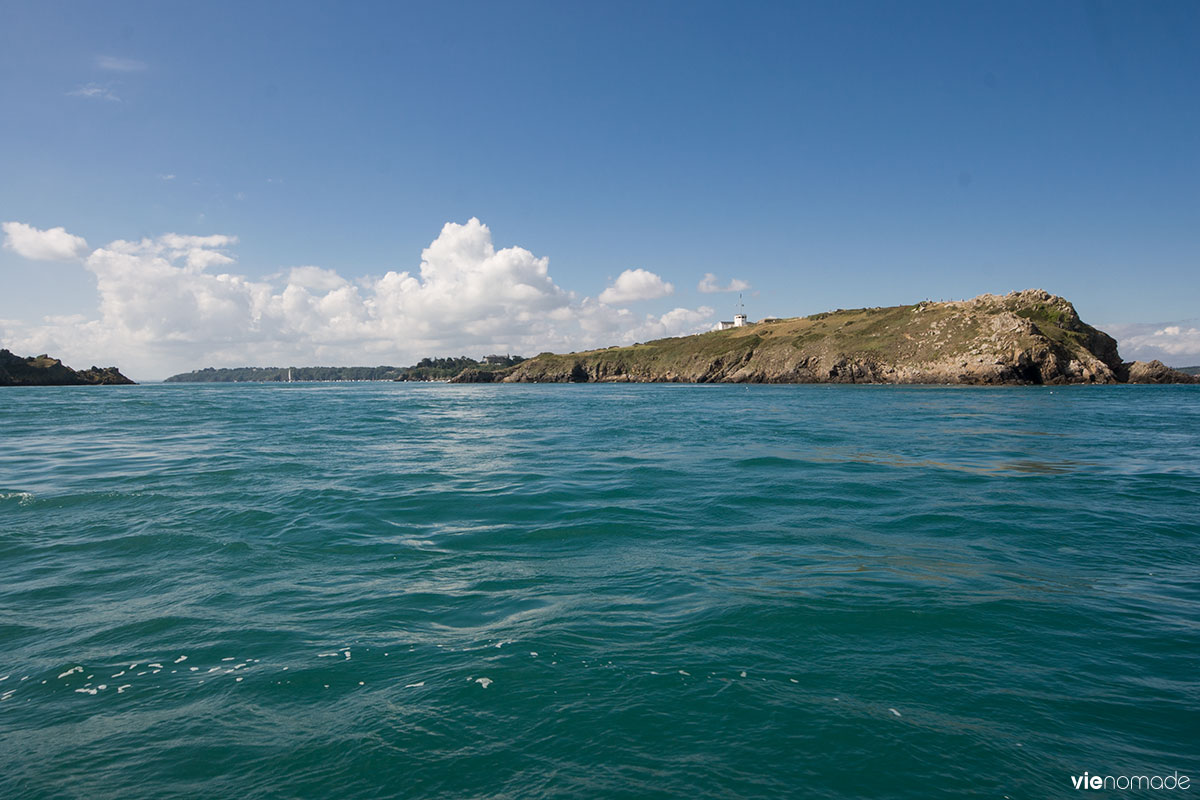 Pointe du Grouin en voilier