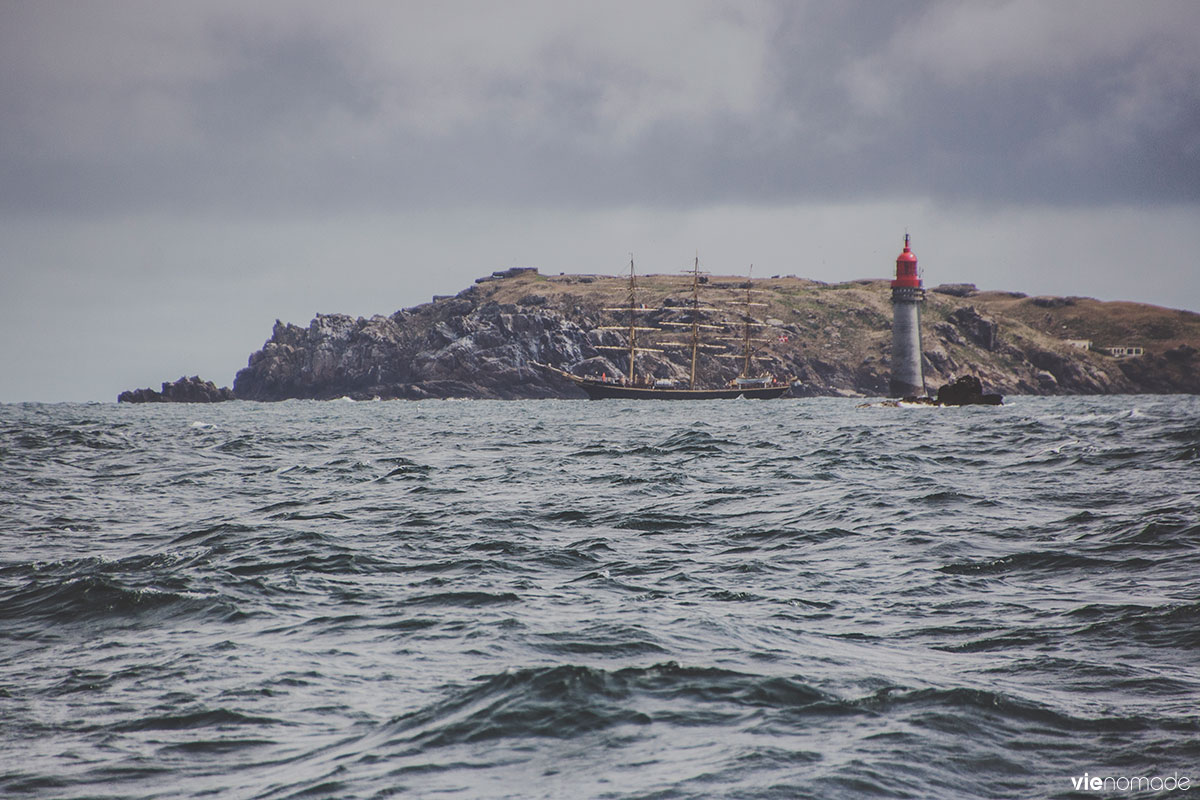 Croisière en voilier au large de Saint-Malo