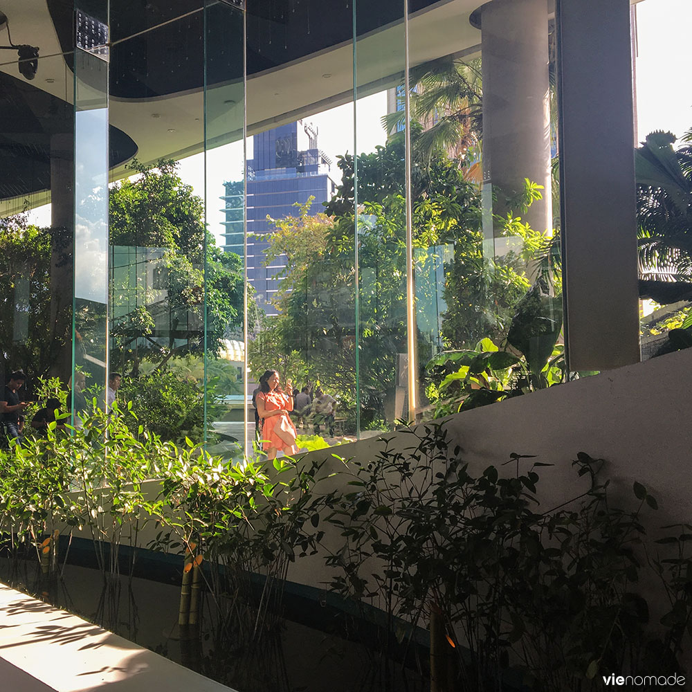 Le jardin au sommet du centre commercial EmQuartier