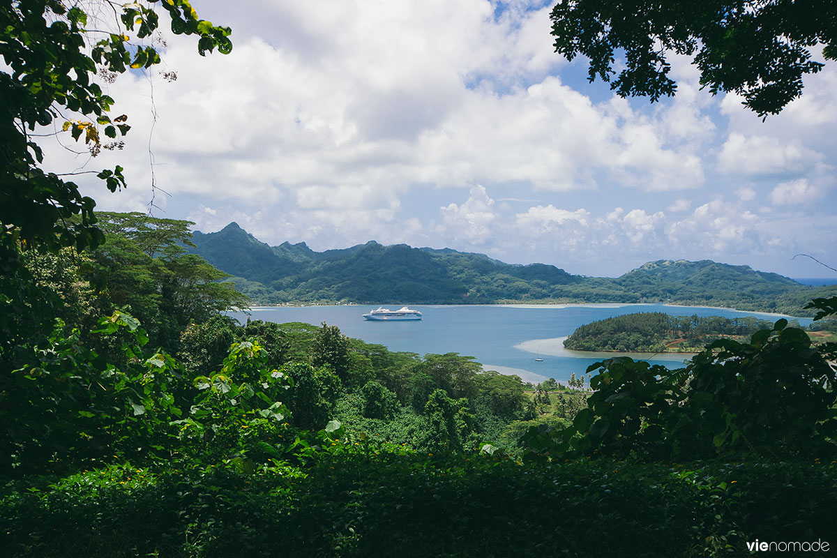 Paul Gauguin en croisière à Huahine