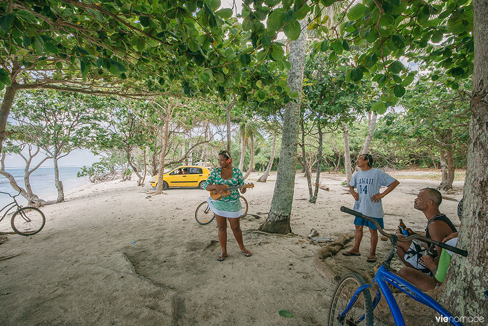 Poe Island Tour à Huahine, en musique!