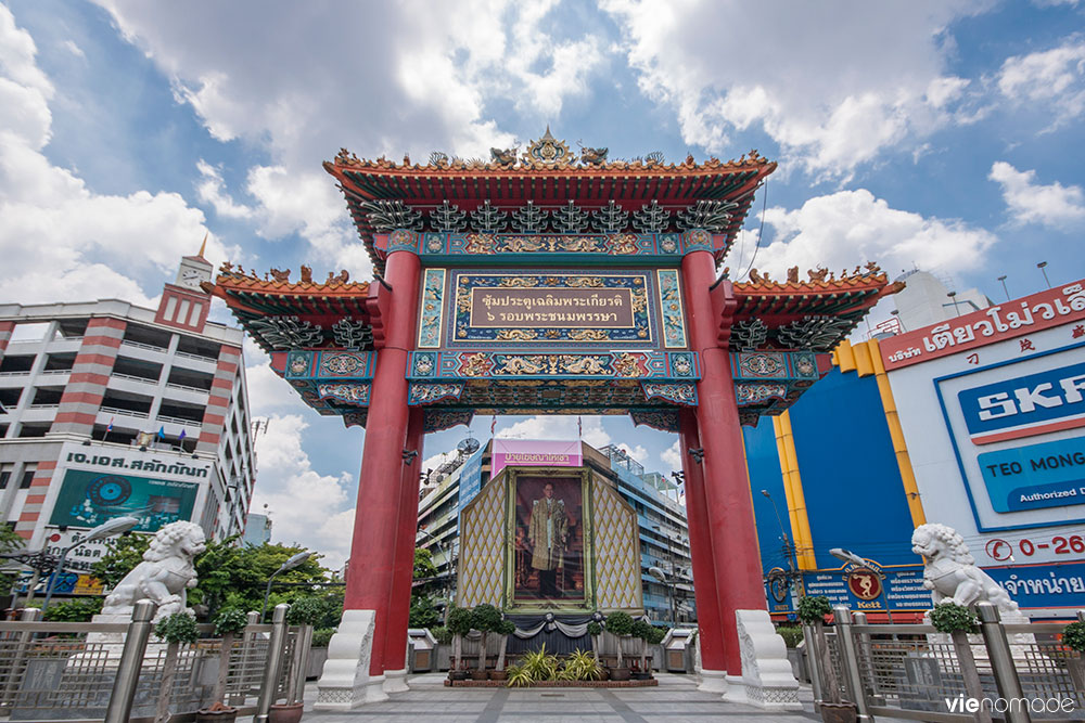 La porte de Chinatown à Bangkok