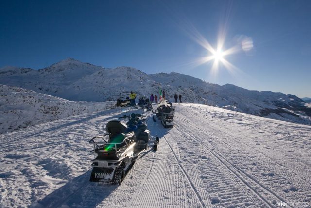 Moto-neige dans la Valtellina, en Lombardie, à Madesimo