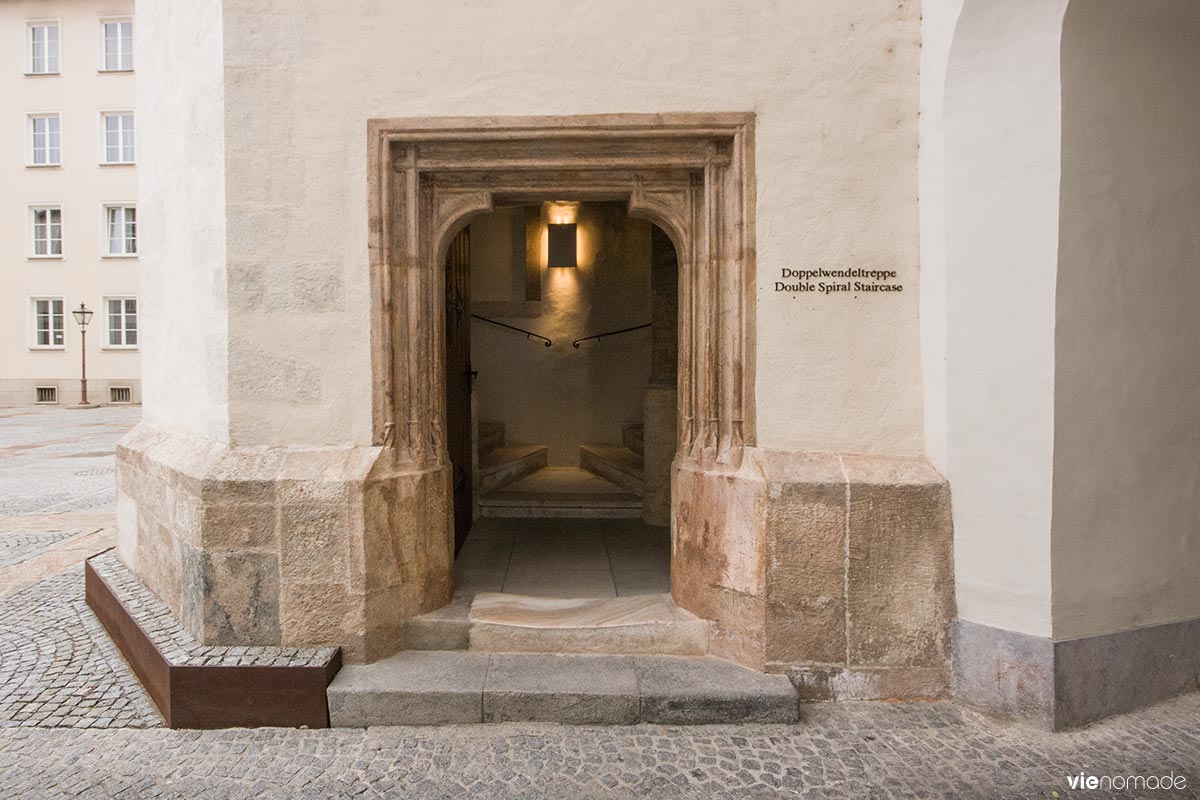 Doppelwendeltreppe: l'escalier à double spirale de Graz