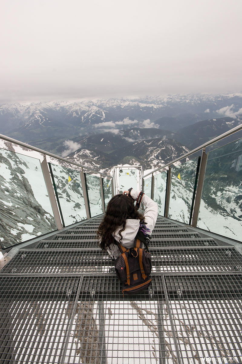 Escalier vers le Néant ou Stairway to Nothingness dans le Dachstein