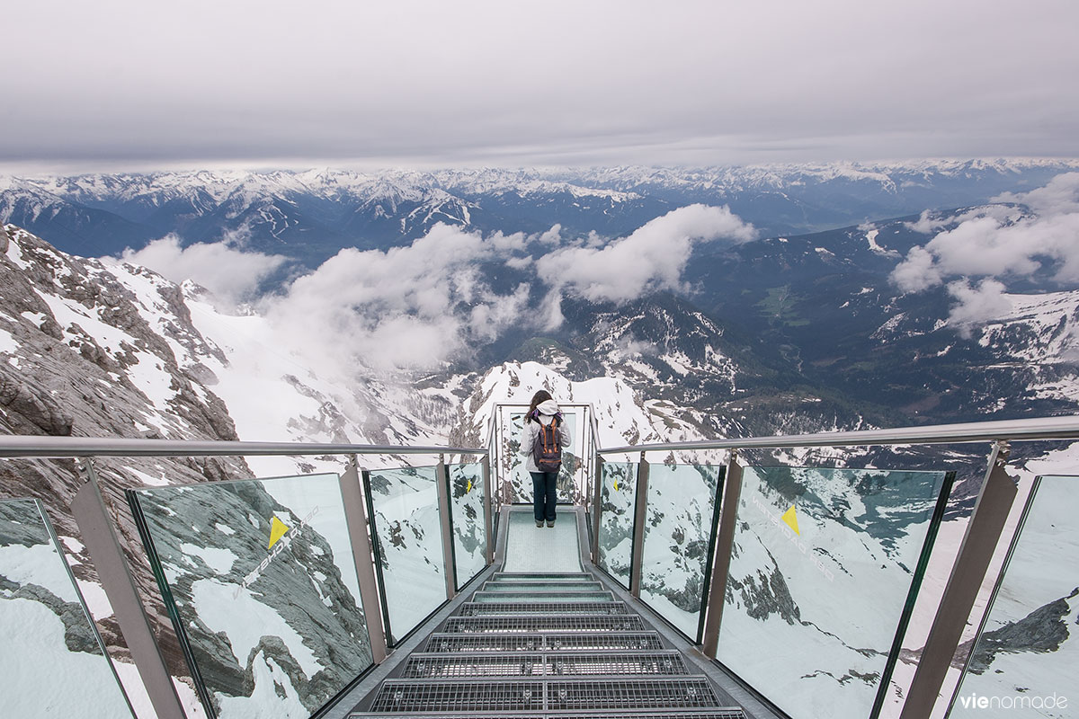 Escalier vers le néant ou Treppe ins Nichts sur le glacier du Dachstein