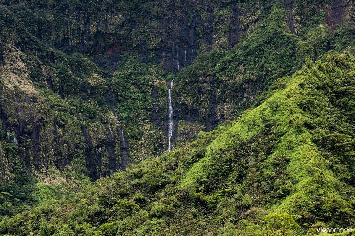 Cascades dans la vallée de la Papenoo